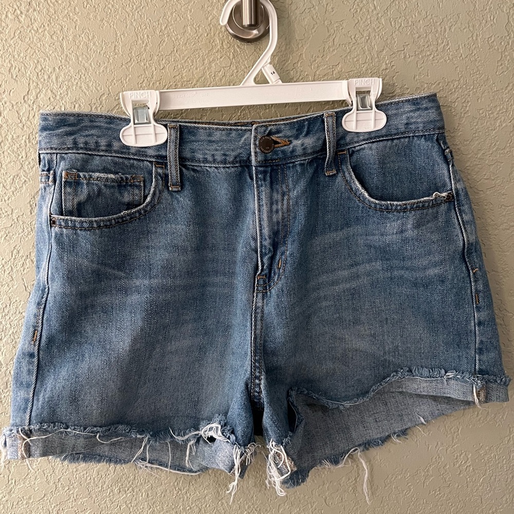 Old Navy size 6 high waisted 3” roll bottom denim shorts